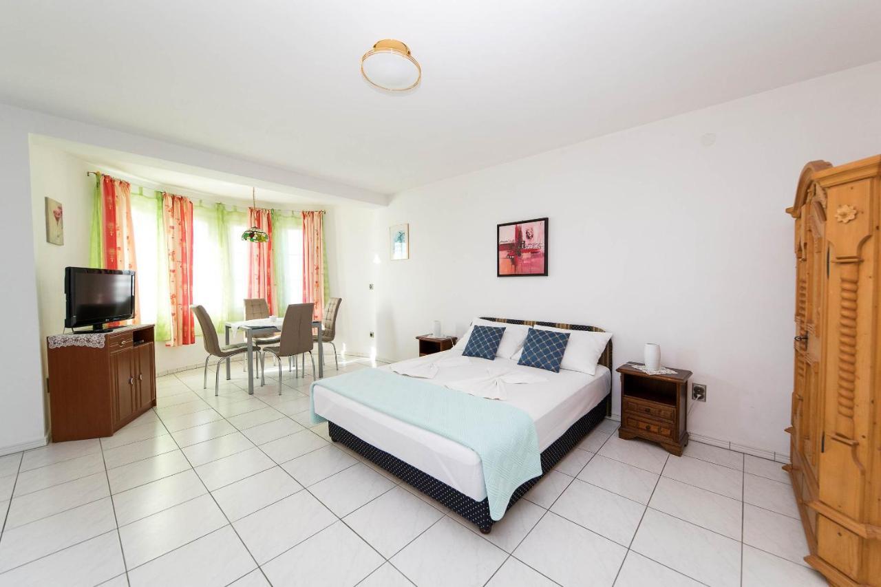 Apartmani Kovac ツリクヴェニツァ エクステリア 写真